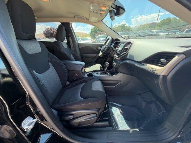 2017 Jeep Cherokee Sport