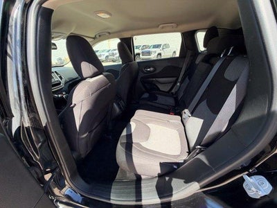 2017 Jeep Cherokee Sport