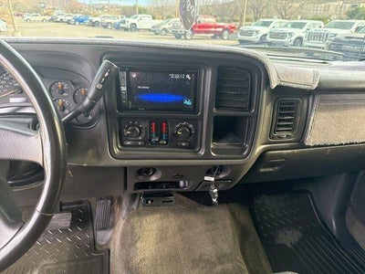 2004 Chevrolet Silverado 2500 HD LS