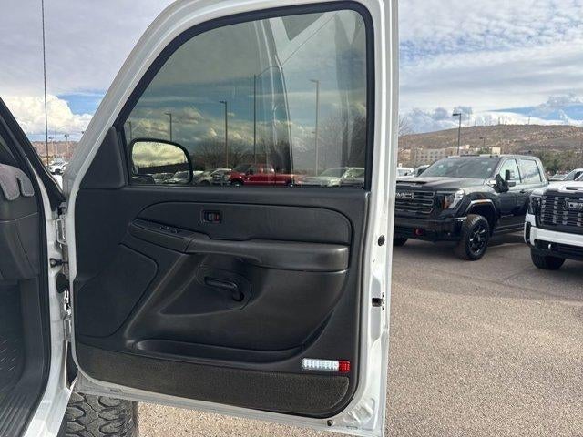 2004 Chevrolet Silverado 2500 HD LS