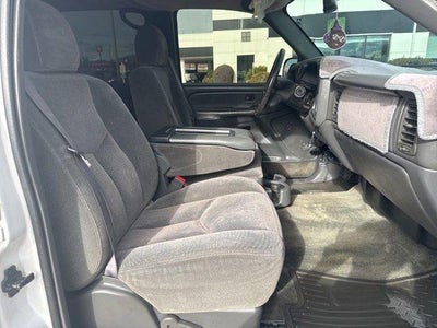 2004 Chevrolet Silverado 2500 HD LS