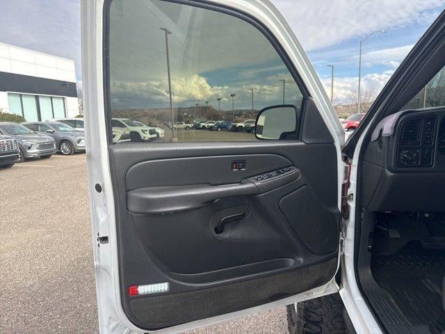 2004 Chevrolet Silverado 2500 HD LS