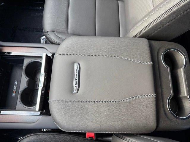 2026 GMC Yukon Denali - Photo 16
