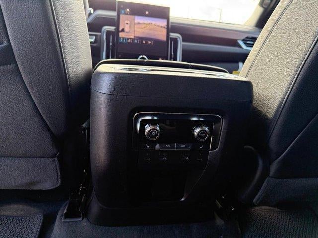 2026 GMC Yukon Denali - Photo 24