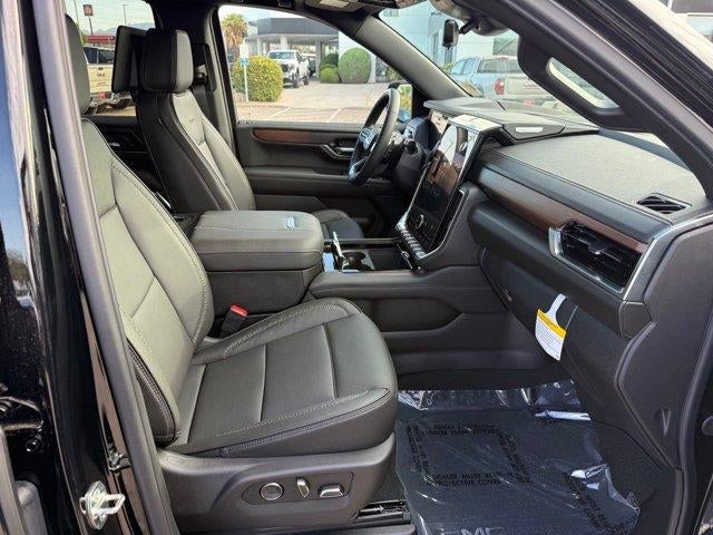 2026 GMC Yukon Denali - Photo 32