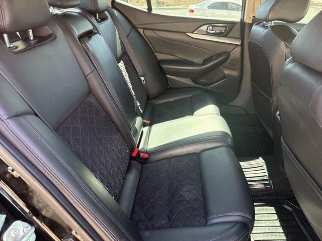 2017 Nissan Maxima SR