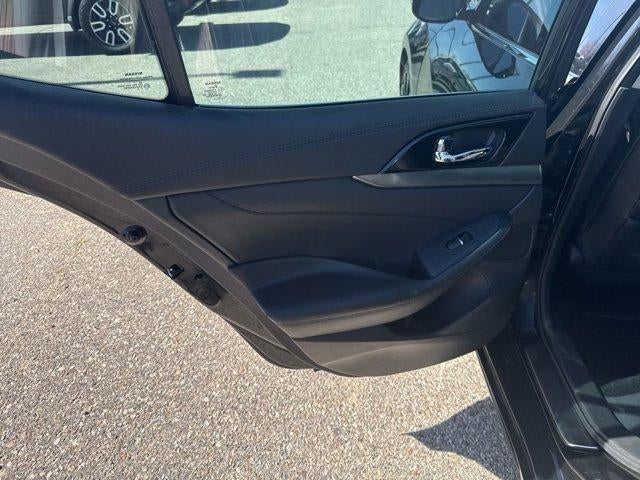 2017 Nissan Maxima SR