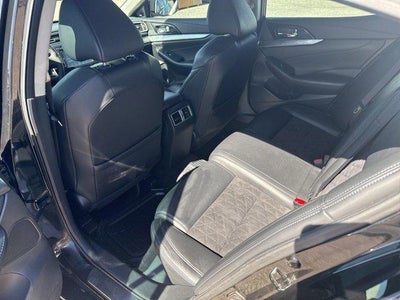 2017 Nissan Maxima SR