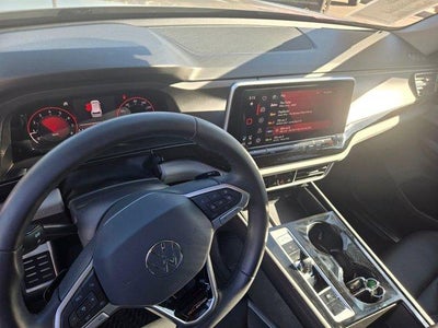 2024 Volkswagen Atlas 2.0T Peak Edition SE w/Technology