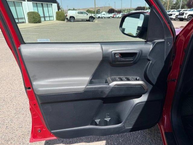 2016 Toyota Tacoma SR
