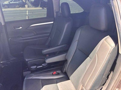 2019 Toyota Highlander SE