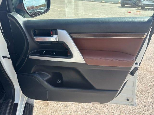 2018 Toyota Land Cruiser Base