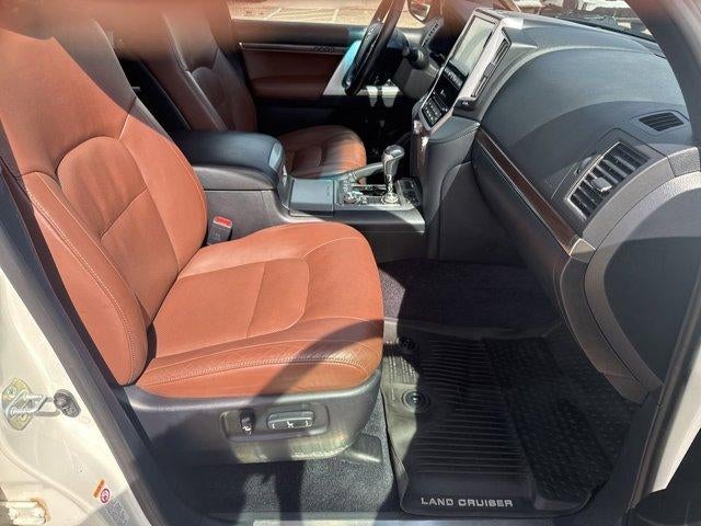 2018 Toyota Land Cruiser Base