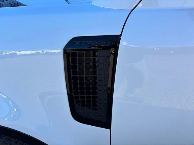 2025 Land Rover Defender X-Dynamic SE