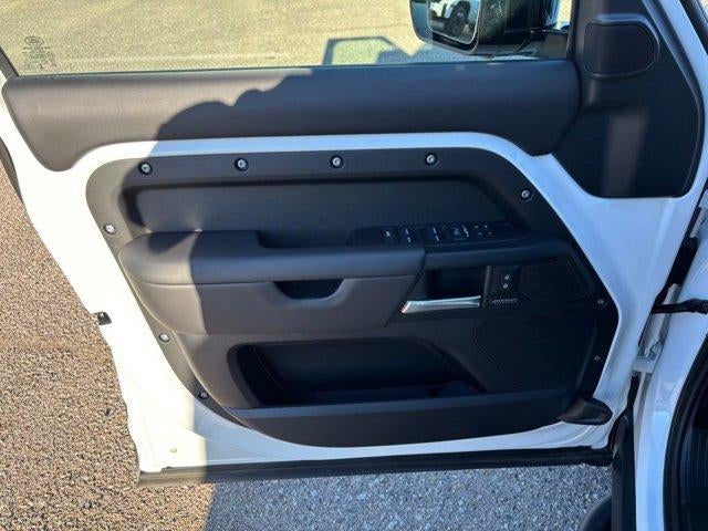 2025 Land Rover Defender X-Dynamic SE