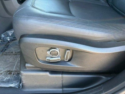 2025 Land Rover Defender X-Dynamic SE