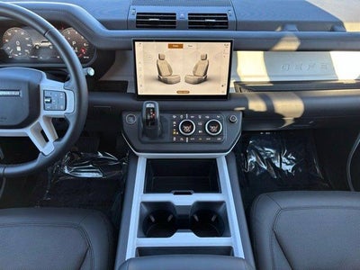 2025 Land Rover Defender X-Dynamic SE
