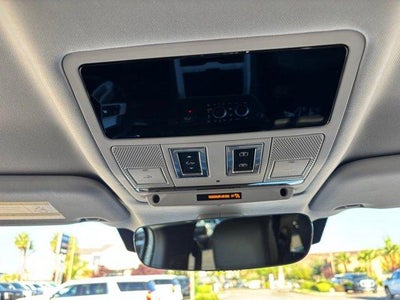 2025 Land Rover Defender X-Dynamic SE