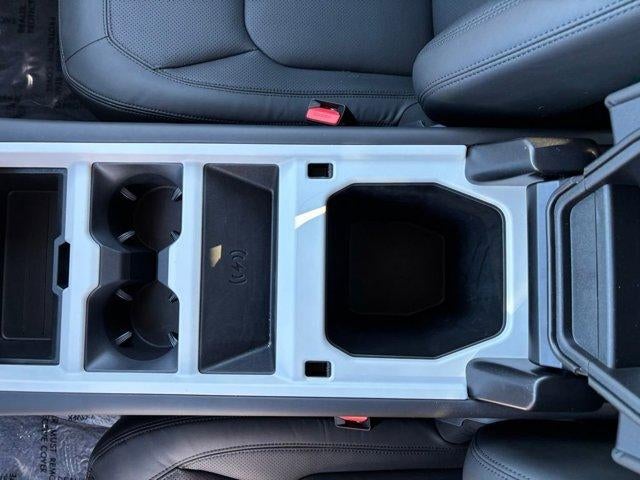 2025 Land Rover Defender X-Dynamic SE