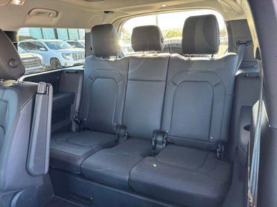 2025 Land Rover Defender X-Dynamic SE