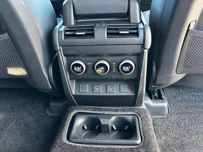 2025 Land Rover Defender X-Dynamic SE