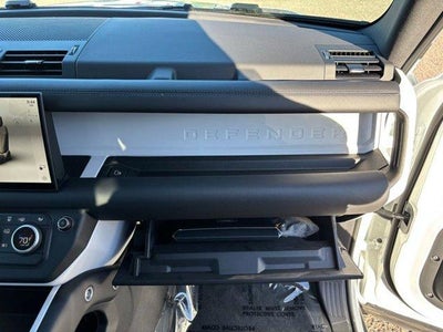 2025 Land Rover Defender X-Dynamic SE